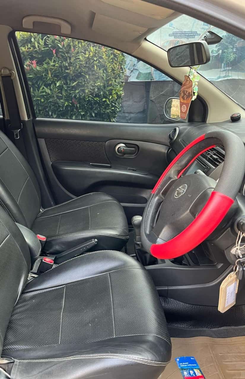 Grand Livina XV Manual - Gambar 12