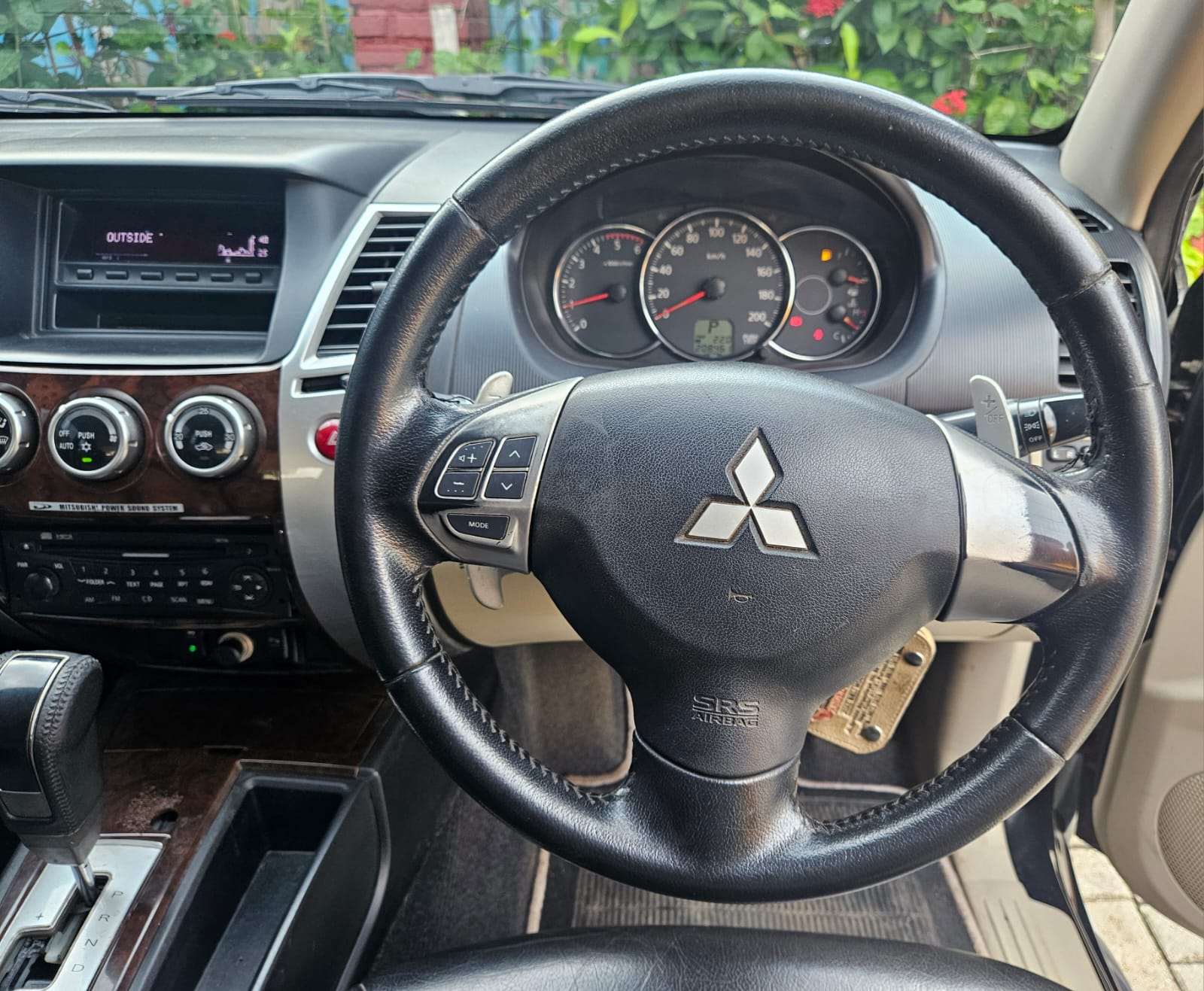 Pajero Dakar 4X2 Matic - Gambar 13