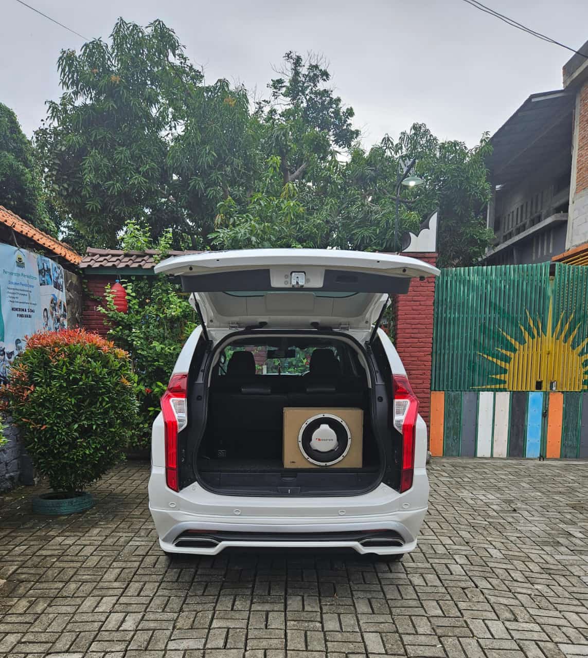 M. Pajero Dakar 4X2 - Gambar 7