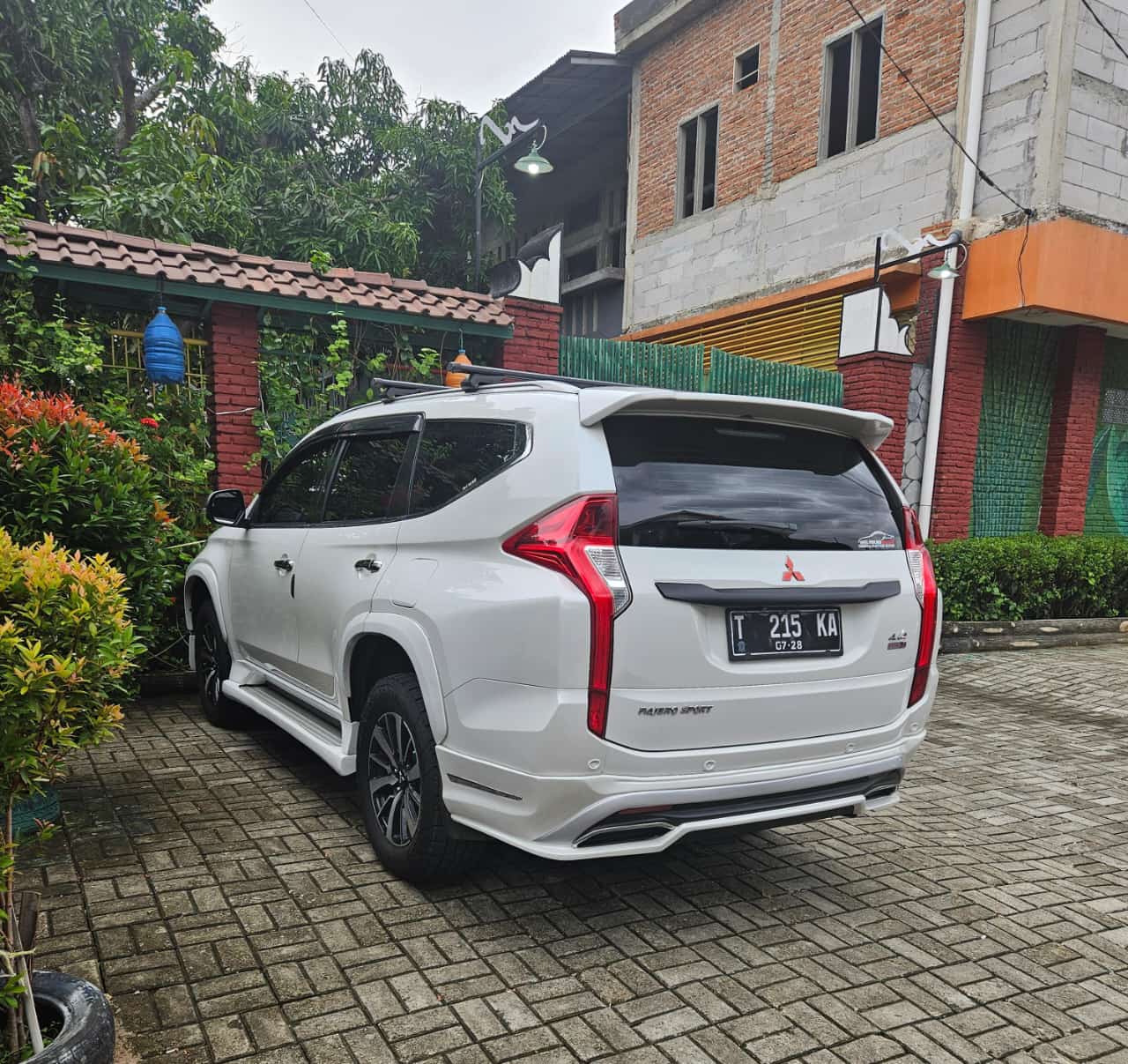 M. Pajero Dakar 4X2 - Gambar 6