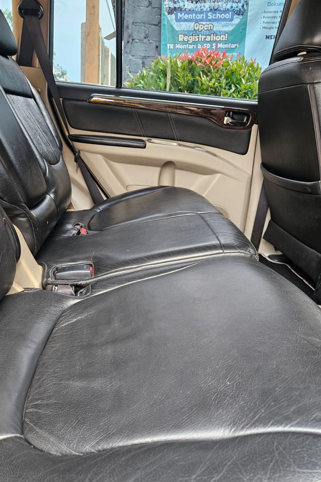 Pajero Dakar 4X2 Matic - Gambar 10